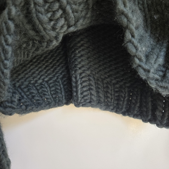 Handknit Cropped Wool Sweater - Picture 6 of 8